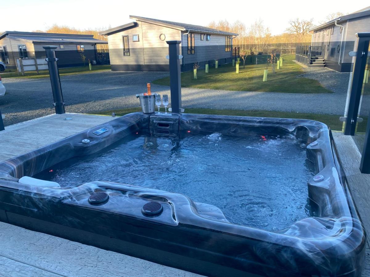 Casa Di Lusso Luxury Lodge Woodhall Spa Exterior foto