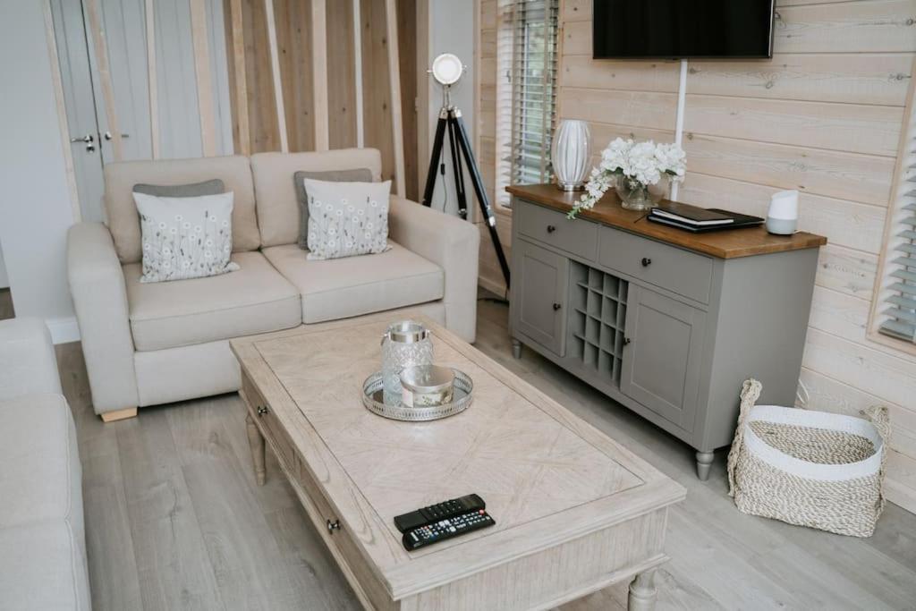 Casa Di Lusso Luxury Lodge Woodhall Spa Exterior foto